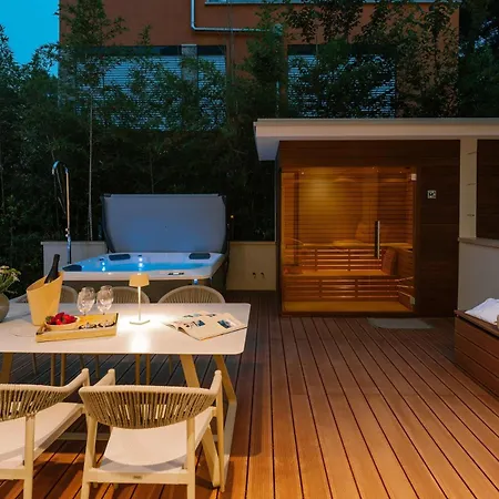 Apartment The Q Senses - New Luxury With Piano, Pool, Sauna And Jacuzzi *