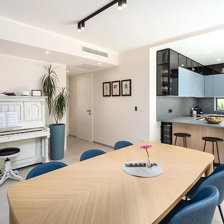The Q Senses - New Luxury With Piano, Pool, Sauna And Jacuzzi Apartment