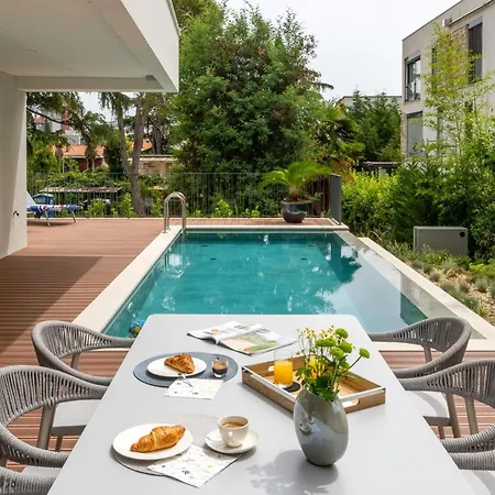 Apartment The Q Senses - New Luxury With Piano, Pool, Sauna And Jacuzzi *