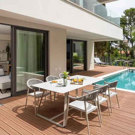 The Q Senses - New Luxury With Piano, Pool, Sauna And Jacuzzi
