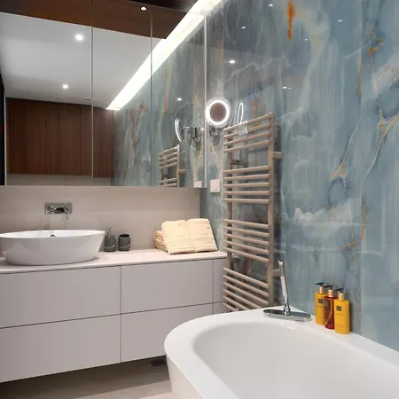The Q Senses - New Luxury With Piano, Pool, Sauna And Jacuzzi